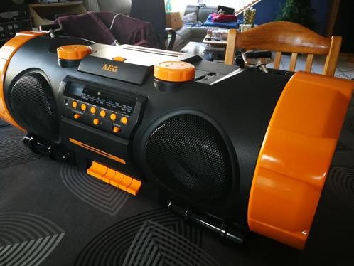 Ghettoblaster/Boombox AEG SRP 4332 uit 2010, Audio, Tv en Foto, Radio's, Zo goed als nieuw, Radio, Met cd-speler, Ophalen