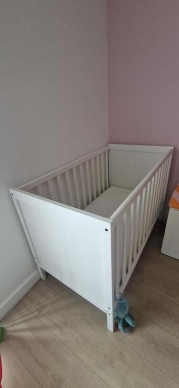 Babybed beschikbaar voor biedingen