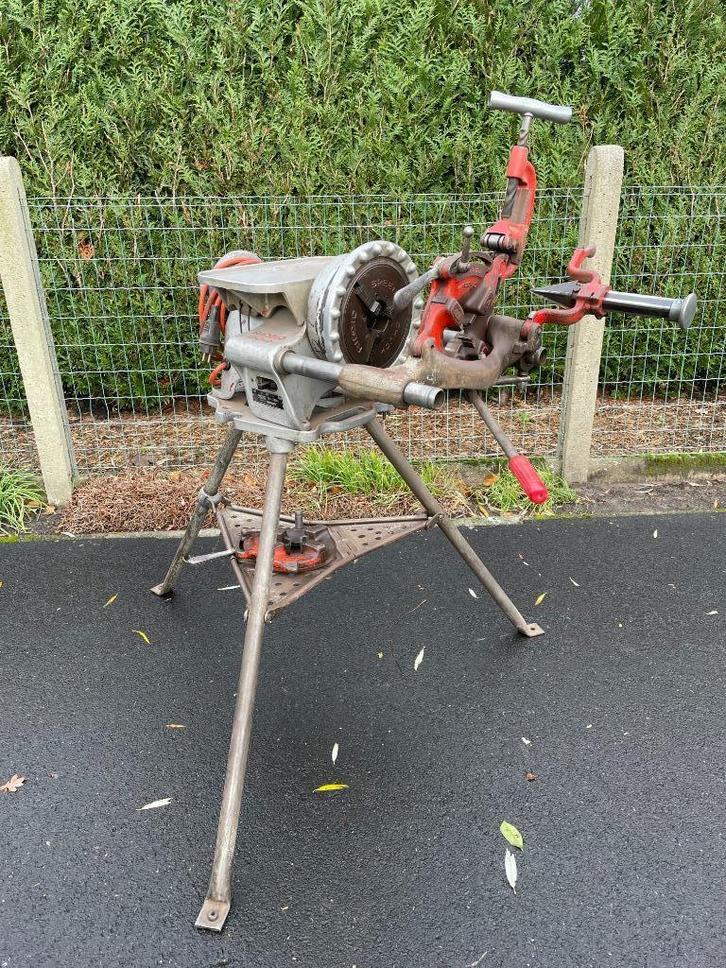 Ridgid 300 draadsnijmachine van 1/2" tot 2", Bricolage & Construction, Outillage | Outillage à main, Utilisé, Enlèvement