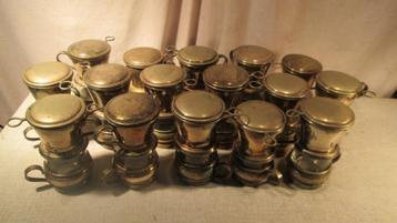 Partij Antieke Verzilverde Koffiefilters en Melkpotjes beschikbaar voor biedingen