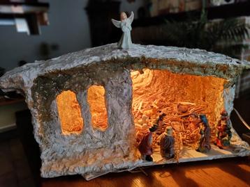 Crèche de Noël garnie et lumineuse  beschikbaar voor biedingen