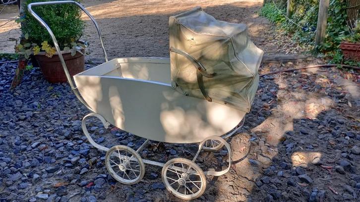 Antieke kinderwagen uit de jaren 50, Antiek en Kunst, Antiek | Speelgoed, Ophalen