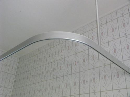 RAIL ALU POUR RIDEAU DE DOUCHE, Bricolage & Construction, Sanitaire, Utilisé, Baignoire, Chrome, Enlèvement