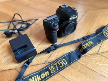 Appareil photo plein format Nikon D750 + GPS Tagger disponible aux enchères