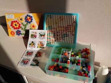 Mozaiekpuzzel 490 stuks en grote steekparels beschikbaar voor biedingen
