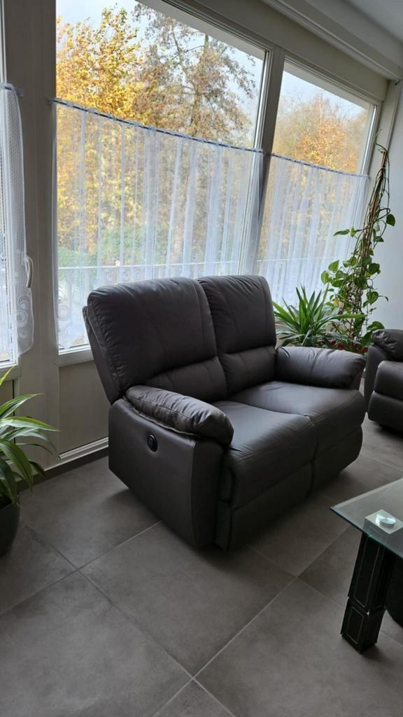 Nieuwe elektrische 2-zits relaxleren bank, Huis en Inrichting, Zetels | Complete zithoeken, Zo goed als nieuw, Leer, Ophalen