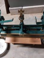 Antieke weegschaal, Ophalen