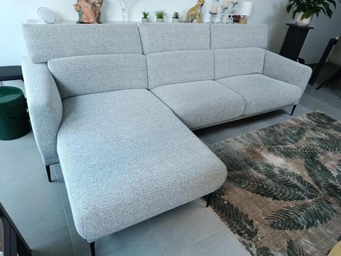 Sofa 3p  met chaise longue in nieuwstaat, Huis en Inrichting, Zetels | Zetels en Chaises Longues, Zo goed als nieuw, Driepersoons