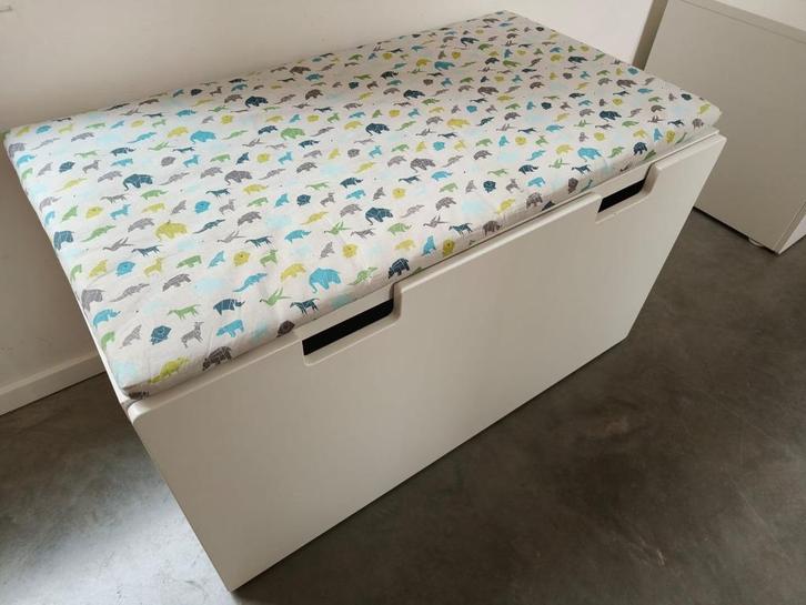 STUVA MALAD Speelgoedkist met bank + BÄNKKAMRAT zitkussen, Kinderen en Baby's, Kinderkamer | Commodes en Kasten, Gebruikt, Kast