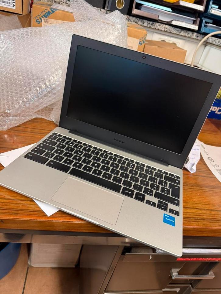 Galaxy Chromebook go, Informatique & Logiciels, Chromebooks, Comme neuf, 11 pouces, 4 GB ou moins, 64 GB, Azerty, Enlèvement