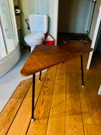 Vintage tafeltje met driehoekig blad, Ophalen, Gebruikt, Overige vormen, Hout