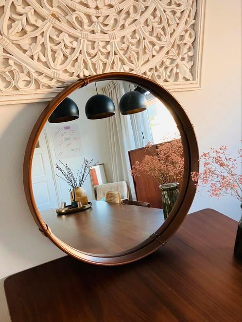 Unieke Mooie ronde leren vintage spiegel, Huis en Inrichting, Woonaccessoires | Spiegels, Zo goed als nieuw, 50 tot 75 cm, Minder dan 100 cm