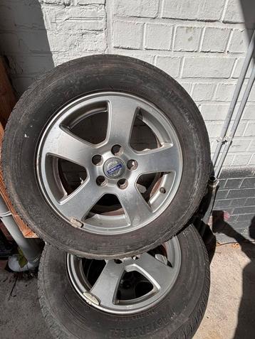 4 jantes et pneus Volvo en bon état beschikbaar voor biedingen