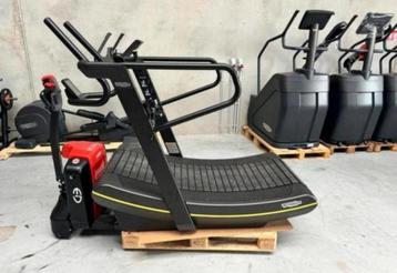 Technogym skillmill in perfecte staat!! beschikbaar voor biedingen