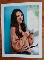 Gesigneerde foto van Sandra Bekkari., Verzamelen, Verzenden, Nieuw, Gesigneerd