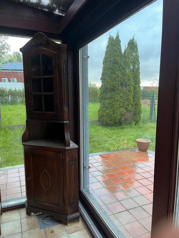 Antieke hoek kast L 203 x B 75 x D 47 beschikbaar voor biedingen