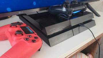 PS4-console en twee controllers beschikbaar voor biedingen