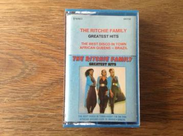 muziekcassette the ritchie family beschikbaar voor biedingen