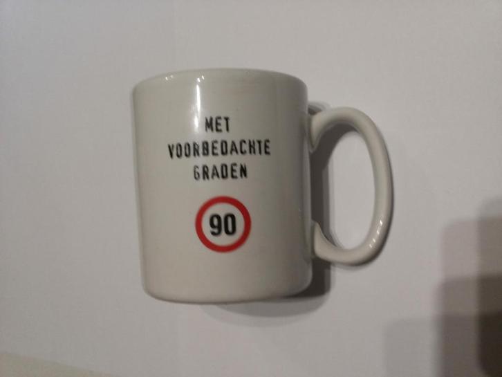 🚫 ️ !!!! 5 Zeldzame tassen koppen Flikken VRT Een !!!! ️ 🚫, Verzamelen, Film en Tv, Zo goed als nieuw, Film, Overige typen, Ophalen of Verzenden