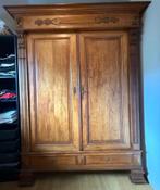 Oude kledingkast/lingerie „Lion's Head”, Ophalen