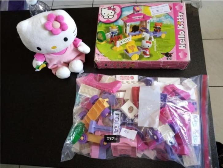 Hello Kitty : pop + blokjes, Kinderen en Baby's, Speelgoed | Poppen, Gebruikt, Ophalen of Verzenden