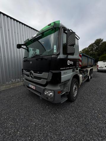 mercedes actros 6x4 haaksysteem beschikbaar voor biedingen