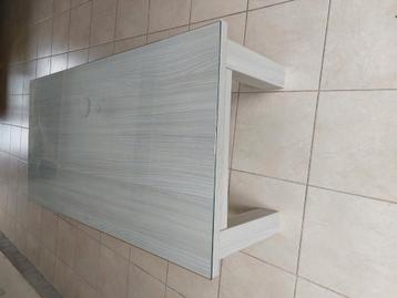 Salontafel 135x67cm beschikbaar voor biedingen