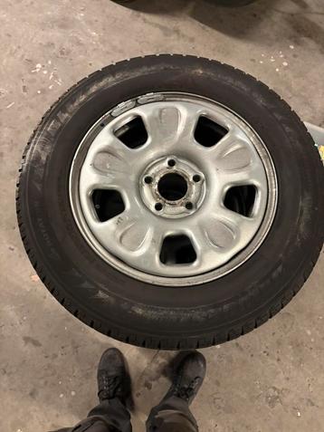 215/65/r16 bridgestone 4x met velg beschikbaar voor biedingen