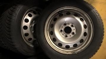 Roues hiver Mini countryman 195 60 16 disponible aux enchères