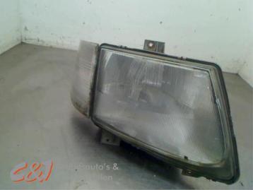 Koplamp rechts van een Mercedes Vito beschikbaar voor biedingen