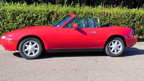 mazda mx 5 1989 en superbe état, Auto's, Mazda, Particulier, MX-5, Airbags, Lederen bekleding, Lichtmetalen velgen, Radio, Benzine