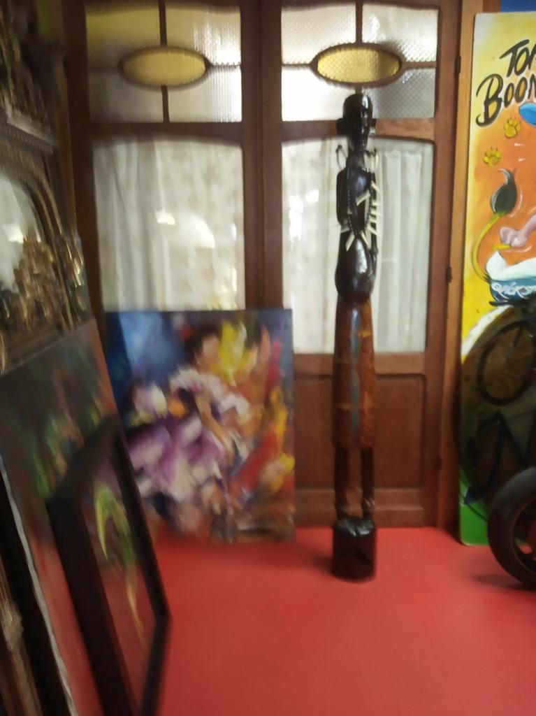 Retro.vintage Afrikaans beeld, Ophalen