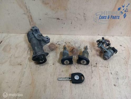 Volkswagen Golf IV Slotenset + Contactslot 4B0905851C 97-04, Auto-onderdelen, Klein materiaal, Volkswagen, Gebruikt, Ophalen of Verzenden
