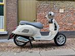 Vespa gts 300 nieuw met 163 kilometer, Particulier