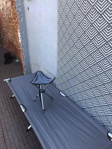 Veldbedje incl kampeerstoeltje ideaal voor Pukkelpop beschikbaar voor biedingen