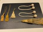 Versiering voor antiek meubilair., Antiek en Kunst, Antiek | Meubels | Kasten, Ophalen of Verzenden
