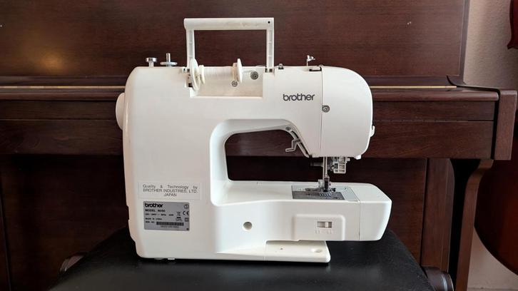 Machine à coudre Brother NV50, Hobby en Vrije tijd, Naaimachines en Toebehoren, Zo goed als nieuw, Naaimachine, Brother, Ophalen