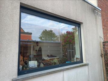 Raam Reynaers ALU vast met ventilatierooster (RAL7016) beschikbaar voor biedingen