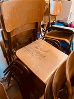 28 vintage houten schoolstoelen en stapelstoelen, Antiquités & Art, Antiquités | Meubles | Chaises & Canapés, Enlèvement ou Envoi