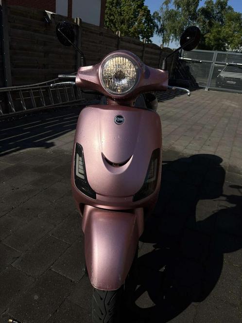 Rose gold sym scooter b klasse, Fietsen en Brommers, Scooters | SYM, Ophalen
