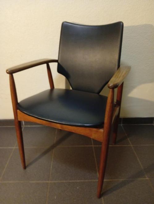 Scandinavisch geïnspireerde lijnen, een tussenspilbasis, Verzamelen, Retro, Ophalen
