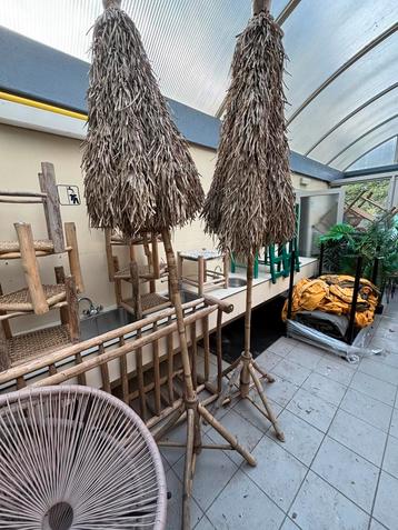 2 stro parasols beschikbaar voor biedingen