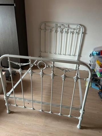 Bedframe wit gepoederlakt 120x160 beschikbaar voor biedingen
