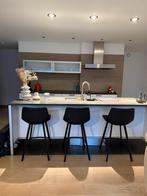 3 barstoelen, Enlèvement