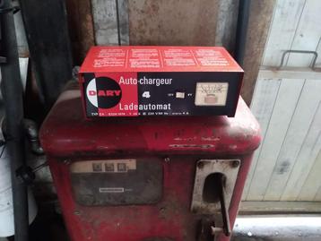 Vintage DARY Type E4 Charger 1976. beschikbaar voor biedingen