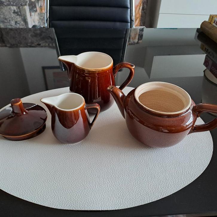 2 Pots à lait,  théière + couvercle cafetière Villeroy Boch, Antiek en Kunst, Antiek | Servies compleet, Ophalen of Verzenden