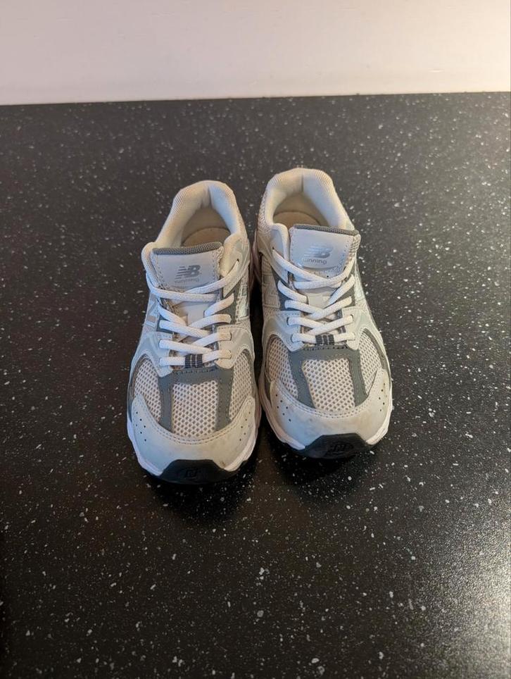 Chaussures pointure 29 et 32, Enfants & Bébés, Vêtements de bébé | Chaussures & Chaussettes, Comme neuf, Enlèvement