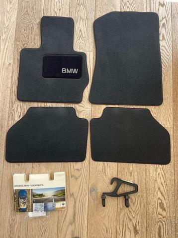 OEM BMW X3 F25 # 51472164765 Automatten 51472240930  beschikbaar voor biedingen