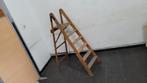 oude houten ladder met vijf stevige, zeer stabiele treden, Ophalen of Verzenden, Zo goed als nieuw, Ladder
