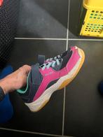 Kids schoenen volly, Sport en Fitness, Volleybal, Ophalen of Verzenden, Zo goed als nieuw, Schoenen